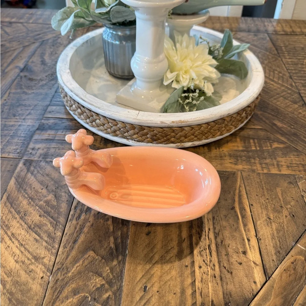 Vintage 1980’s Ceramic pink Soap Dish